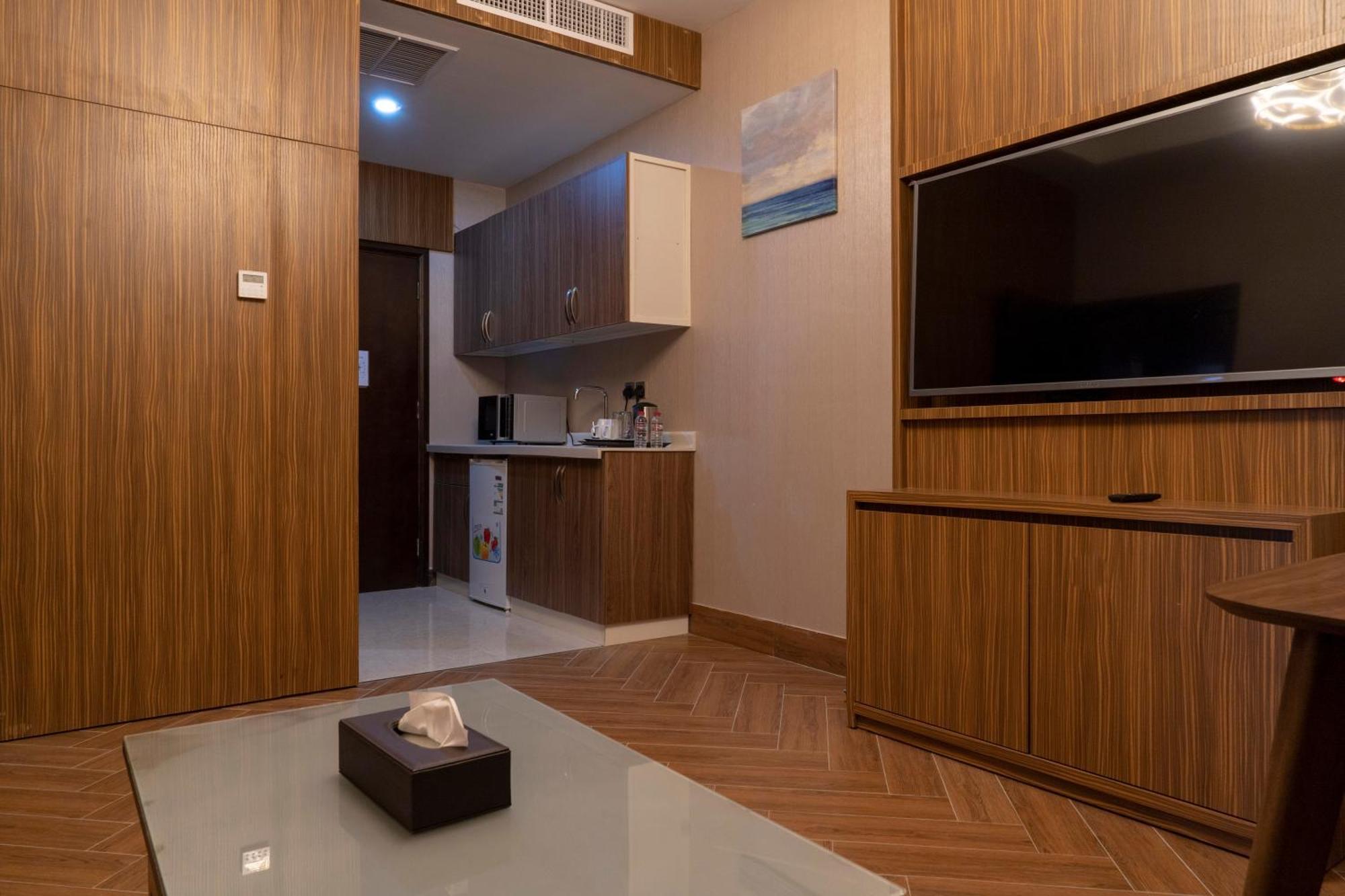 Golden Tower Hotel Al Khobar Corniche Exterior photo
